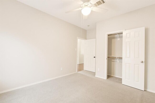 Building Photo - 1132 Alexandria Way