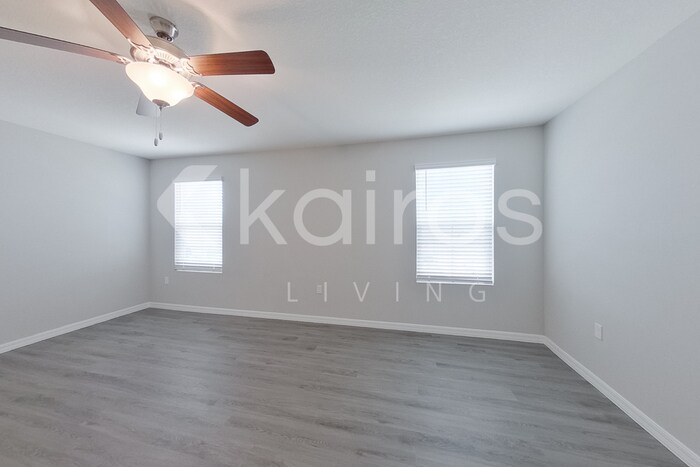 Building Photo - 8669 SW 43rd Ter