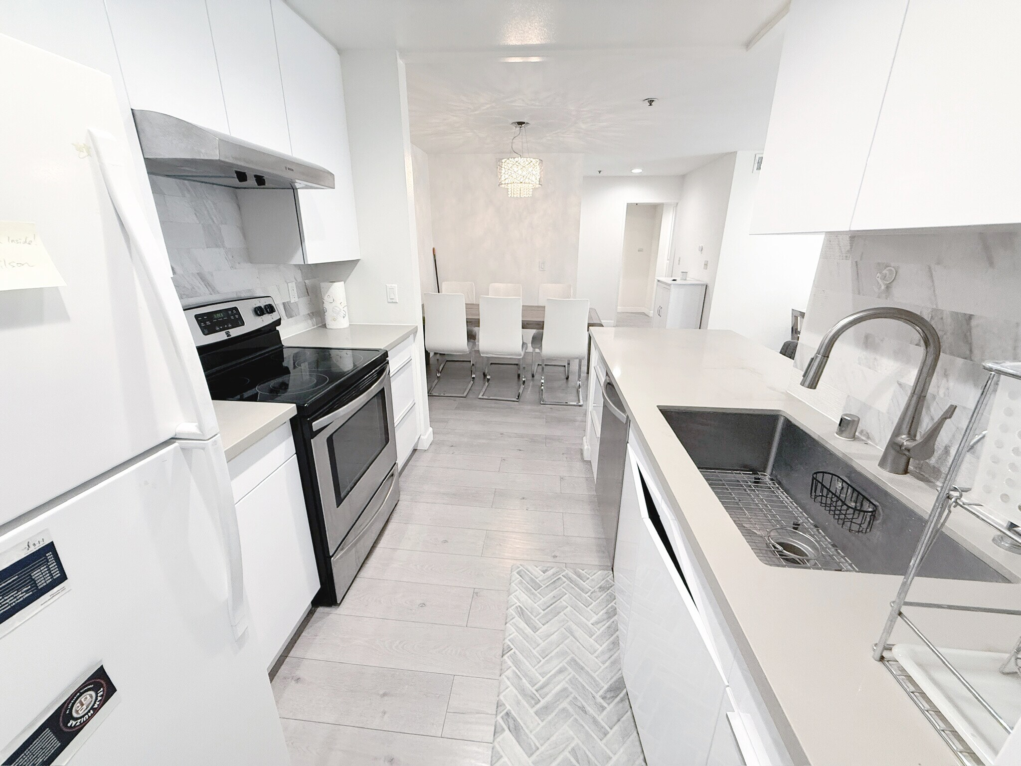 Building Photo - 222 S Central Ave