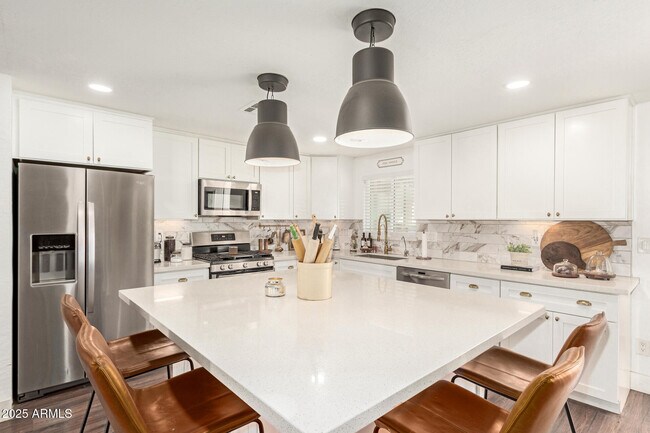 Building Photo - 14027 N 32nd St