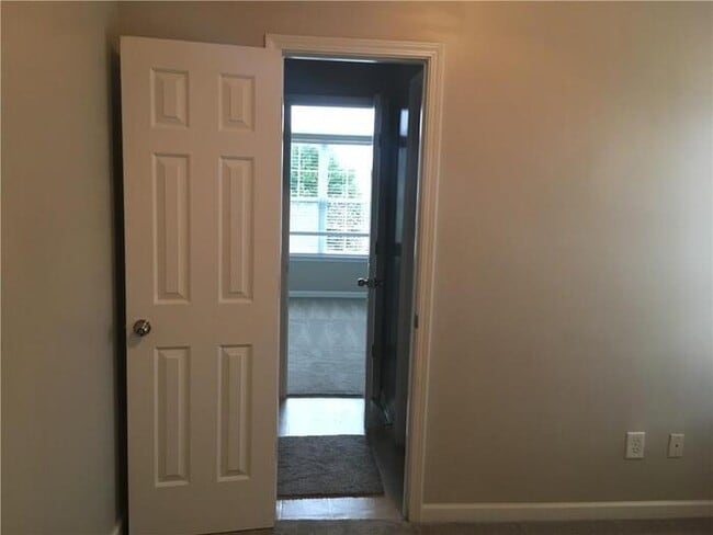 Building Photo - 765 Rockbass Rd