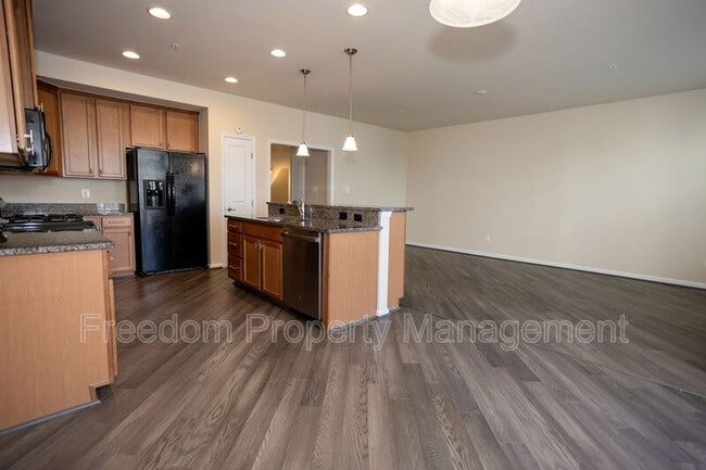 Building Photo - 7408 Brunson Cir