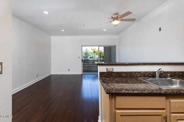 Building Photo - 300 N El Molino Ave