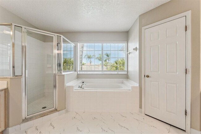 Building Photo - 2205 Wintermere Pointe Dr