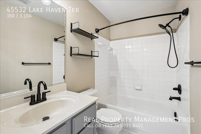Building Photo - 45532 Lake Haven Terrace