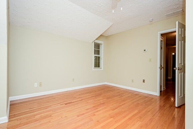 Building Photo - 114 Rubicon Rd