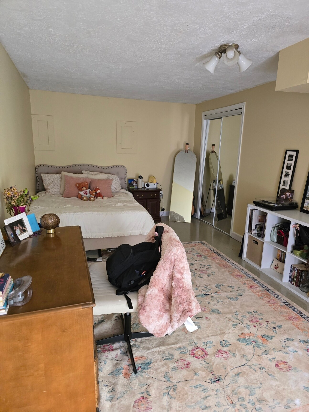 Building Photo - 1120 N Lincoln St