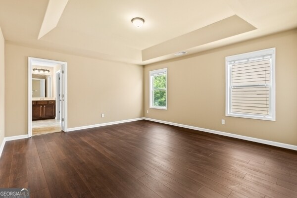 Building Photo - 3920 Lake Manor Way