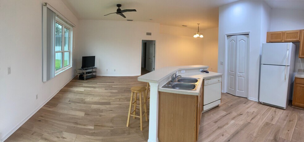 Building Photo - 5144 Lansdowne Way