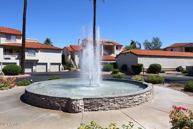 Building Photo - 10080 E Mountainview Lake Dr