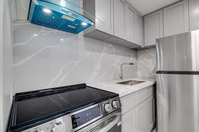 Building Photo - 1126 NW 4th Ave