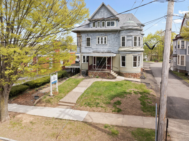 Primary Photo - 72 S Main St