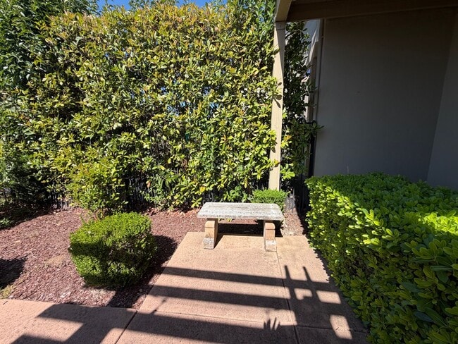 Building Photo - 1014 Gamay Dr