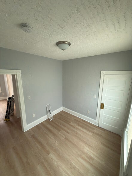 Building Photo - 16 Shepton St