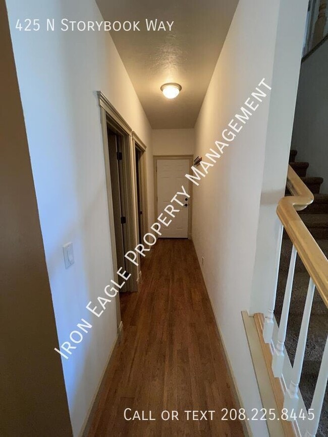 Building Photo - 425 N Story Book Way