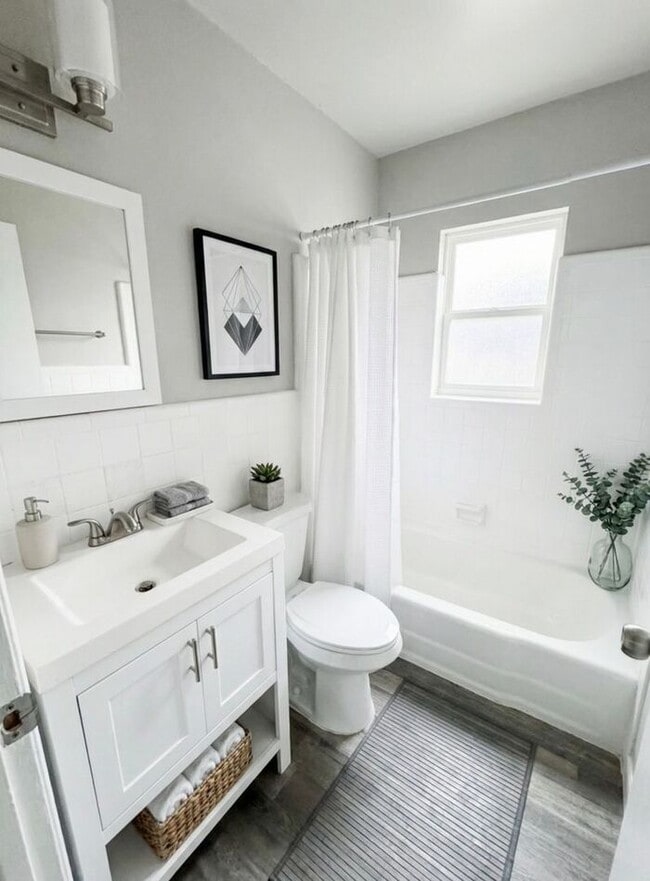 Building Photo - Second-Floor 2-Bedroom Premium Apartment | 850 SF