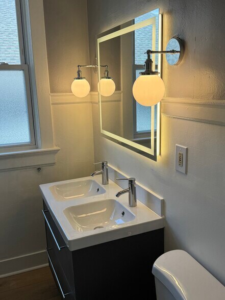 Building Photo - 2990 S Wentworth Ave