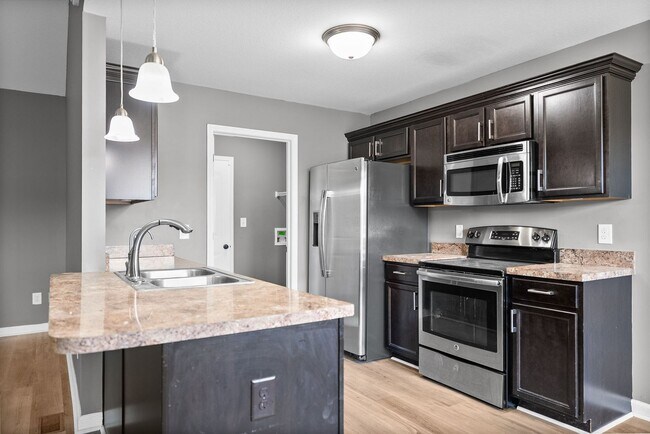 Building Photo - Pet Friendly Three Bedroom!