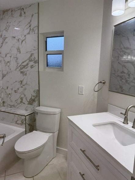Guest bathroom - 225 Woods Landing Trl