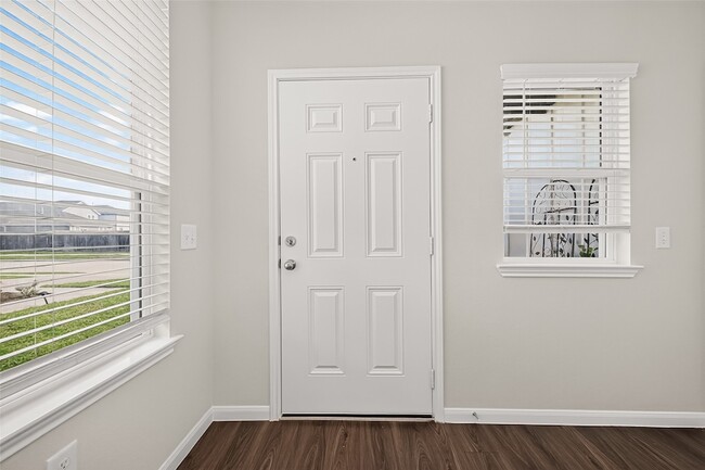 Building Photo - 16039 Kingfield Haven Dr