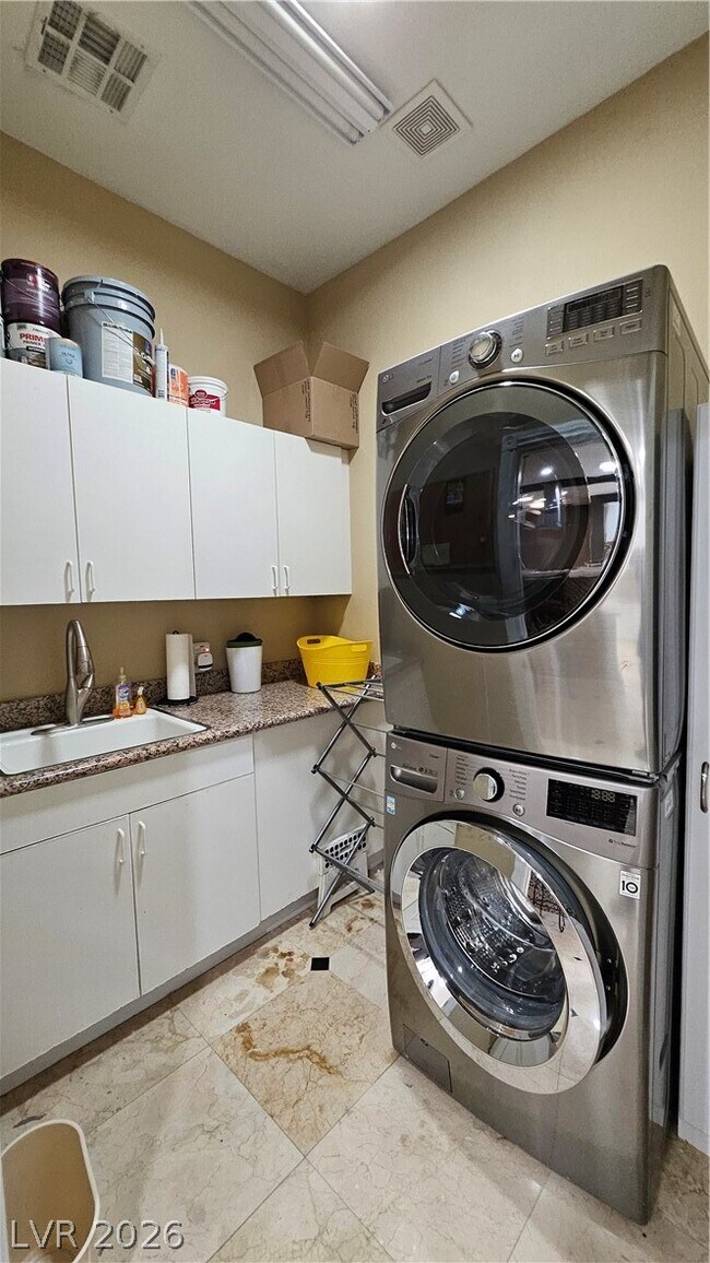 Building Photo - 2101 Grand Island Ct