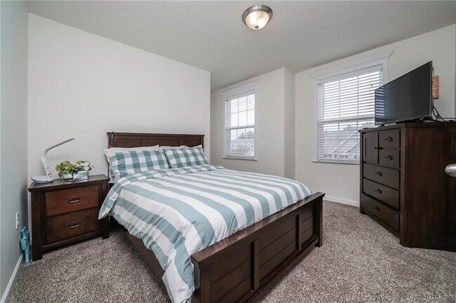Building Photo - 511 Isabella Ct