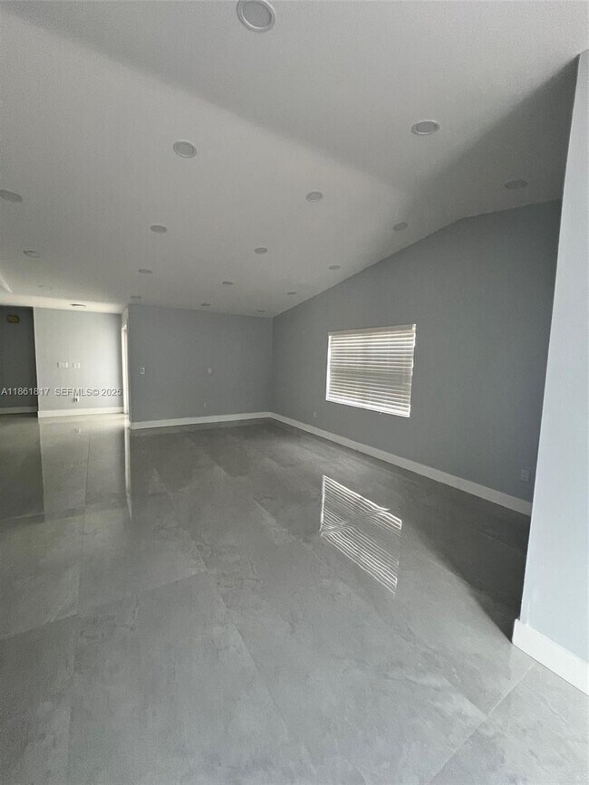 Building Photo - 13439 SW 8th Ln