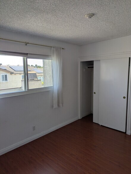 Building Photo - 2105 Mathews Ave