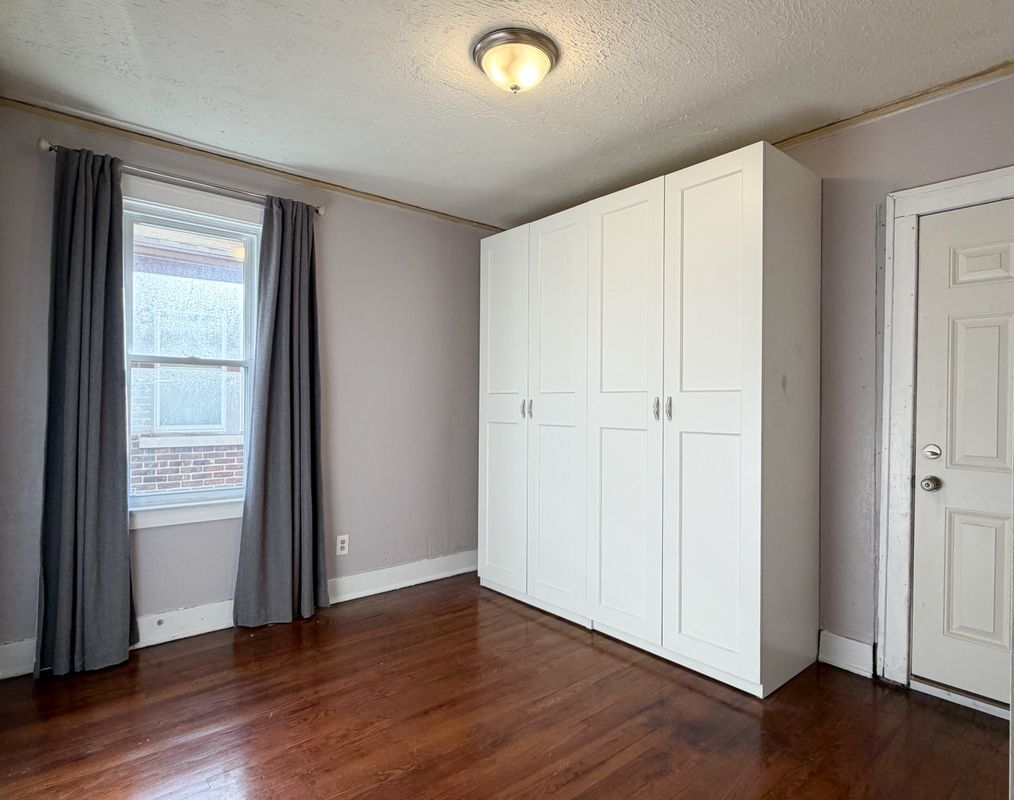 Building Photo - 2710 Clements St