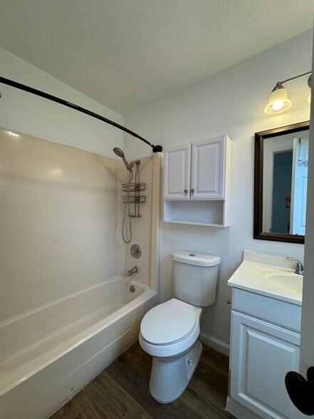 Building Photo - 1749 Horseshoe Cir