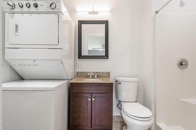 Building Photo - 1032 SW 22nd Terrace