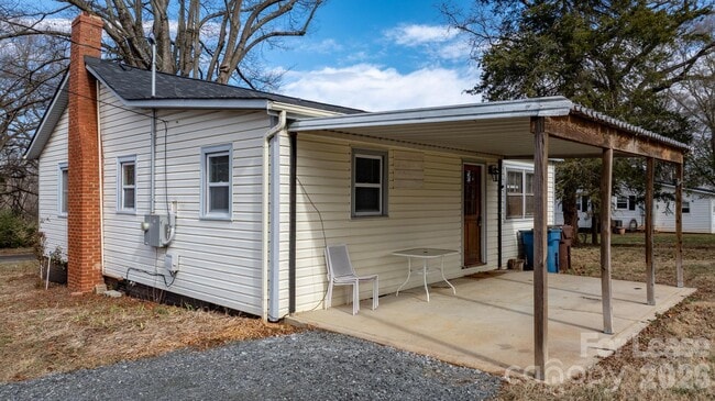 Building Photo - 116 Barnes Ln