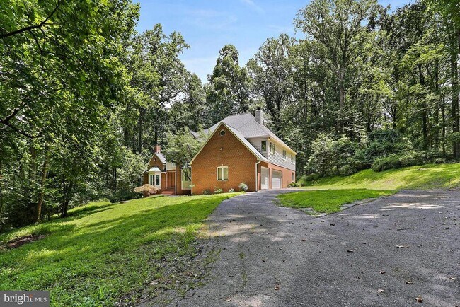Building Photo - 12624 Golden Oak Dr