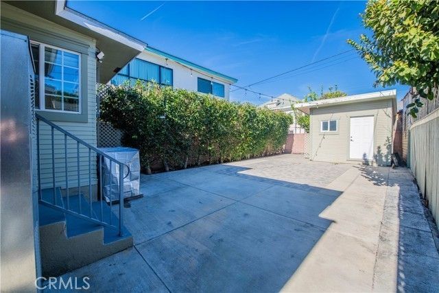 Building Photo - 1275 W 23rd St