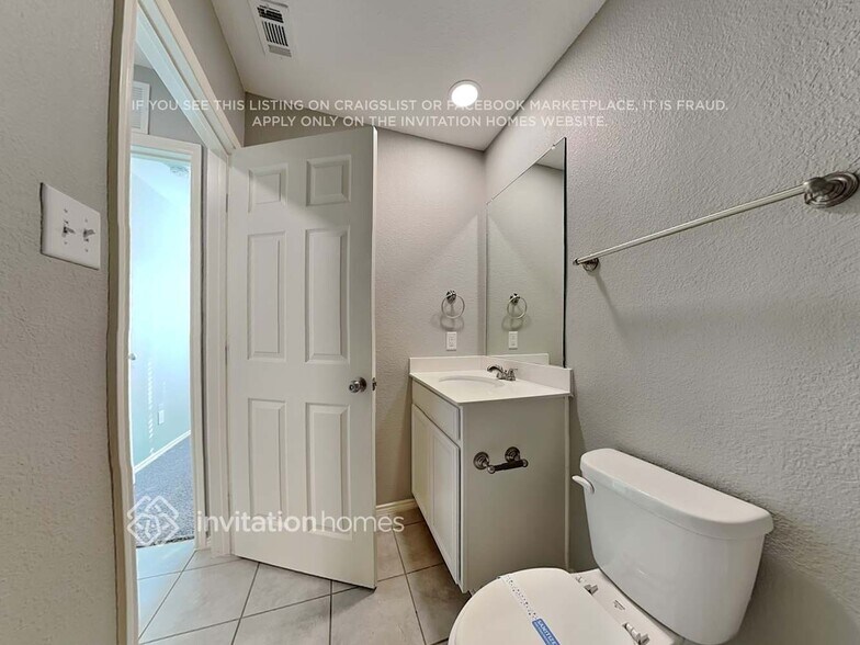 Building Photo - 2245 Heaton St