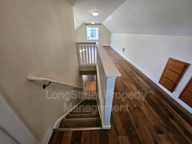 Building Photo - 7855 N Wabash Ave