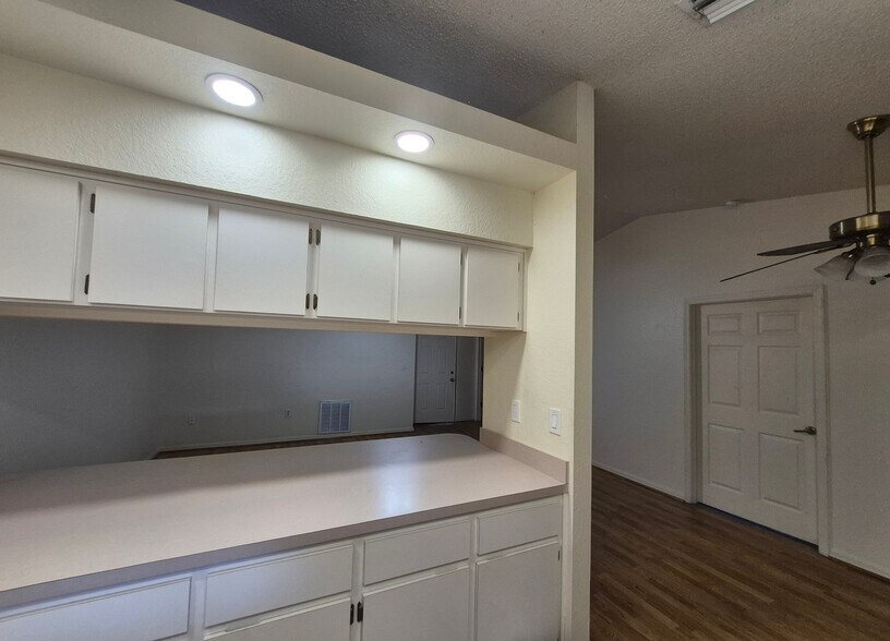 Building Photo - 4353 Azora Rd