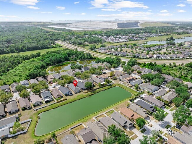 Building Photo - 8420 Deer Chase Dr