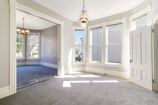 Building Photo - 1830 San Antonio Ave