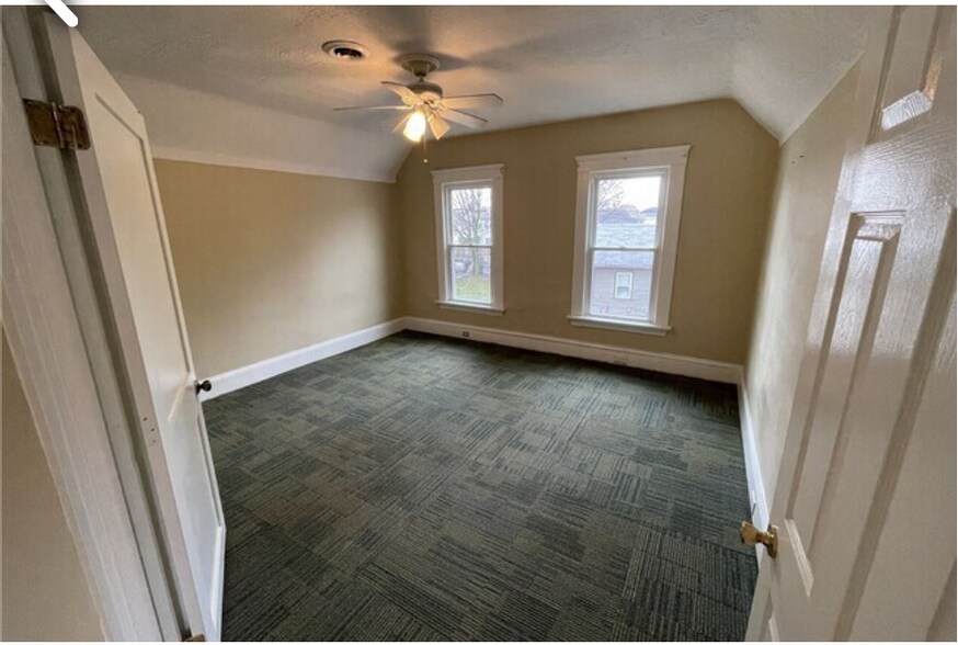 Building Photo - 7111 Elton Ave