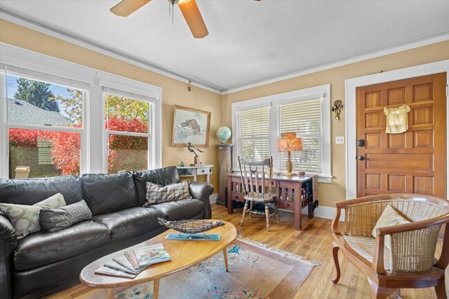 Building Photo - 840 N Farragut St