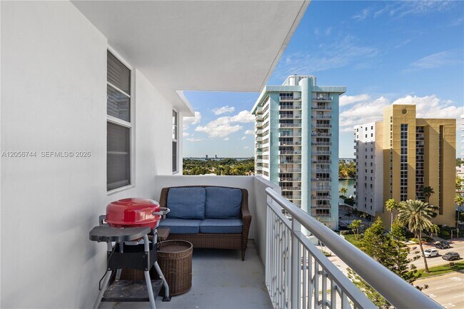 Building Photo - 5825 Collins Ave