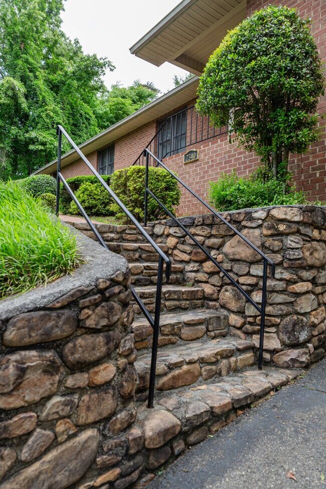 Building Photo - New Listing!