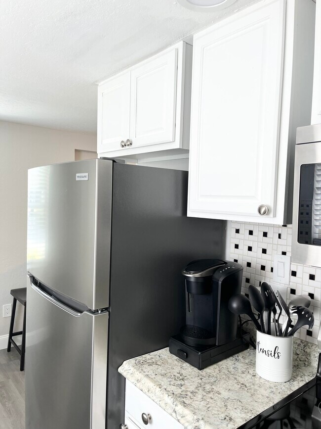 Building Photo - 607 Lyndhurst St