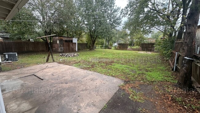 Building Photo - $1250 - 3 bed 1 bath with basement - Single Family Home located in the Southwest neighborhood