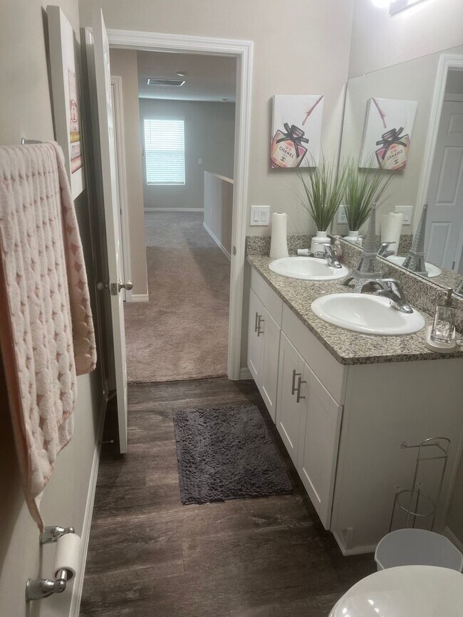 Building Photo - Spacious 5BR House in Winter Haven