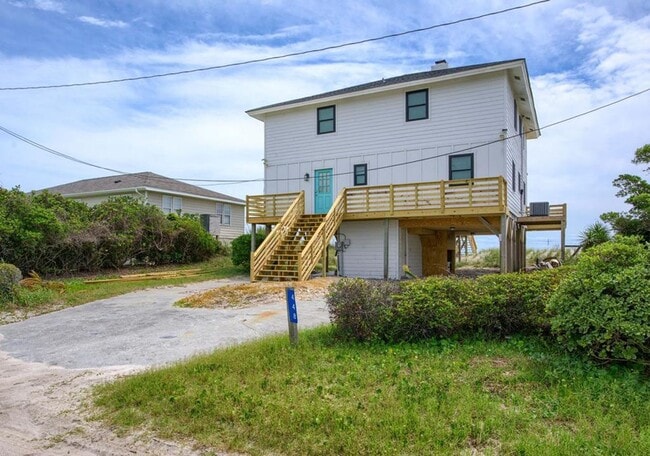 Building Photo - OCEANFRONT FURNISHED OFF-SEASON MONTHLY RE...