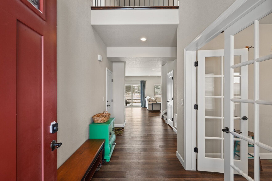 Building Photo - Modern Comfort Meets Mountain Beauty – 4-B...