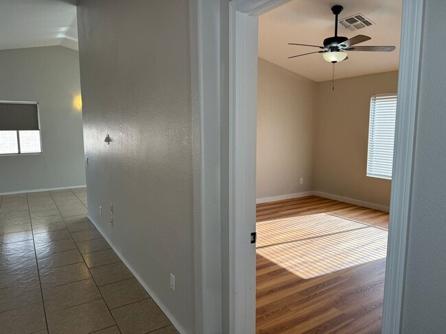 Building Photo - 1162 W 2nd Ave