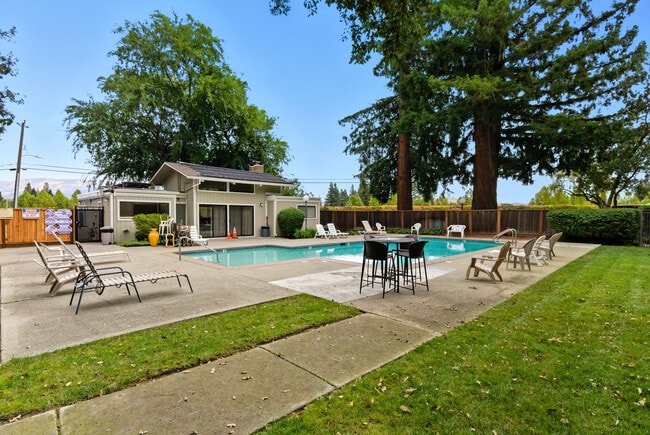 Building Photo - 1123 San Ramon Valley Blvd